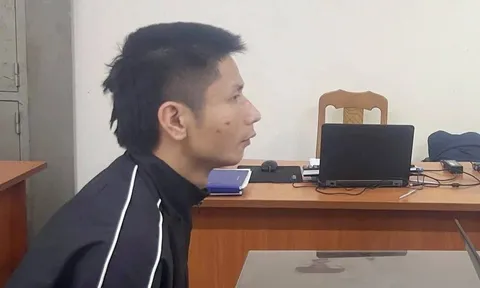 Danh tính đối tượng cầm 2 dao chém người đi đường, đấm công an ở Hà Nội vừa bị tạm giữ với quá khứ bất hảo