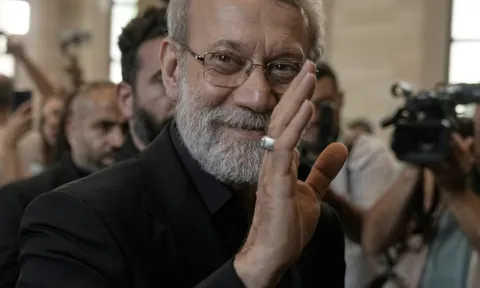 Iran xác nhận "nhân vật kiệt xuất" bị Israel sát hại