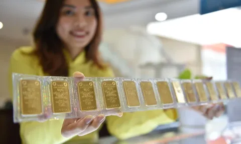 Lúc này, giá vàng miếng, vàng nhẫn đồng loạt giảm 4,6 triệu đồng/lượng