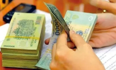 Quyết định nâng bậc lương, điều chỉnh bậc lương, hưởng phụ cấp, nghỉ hưu, cho thôi việc, chuyển ngành sẽ do Viện trưởng Viện kiểm sát nhân dân tối cao thực hiện đối với ai?