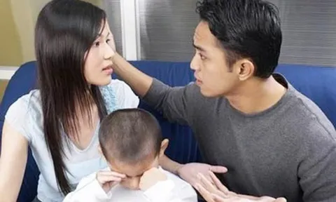 Vợ sốc khi chồng chi 20 triệu/tháng cho con riêng nhưng tiền mua sữa cho con chung thì tính toán chi li