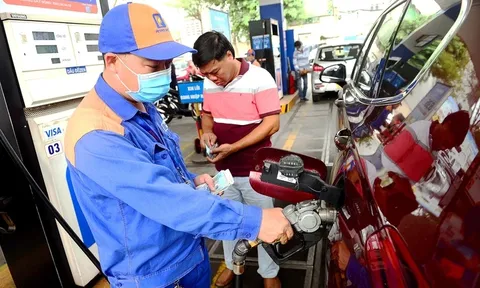 Giá xăng ngày 20/3 đã tăng hơn 5.000 đồng, lên 30.690 đồng/lít