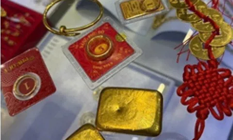 Đúng ngày giá vàng tăng rất mạnh, nữ sinh mang 114 chỉ vàng của gia đình đi bán, lý do sững sờ