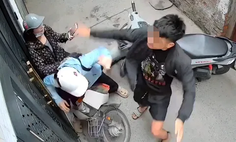 Clip nam thanh niên chặn đánh 2 người phụ nữ trong ngõ nhỏ ở Hà Nội: Công an thông tin chính thức