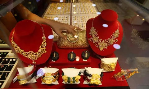 Giá vàng chiều 24/3: Tăng rất mạnh, nhẫn trơn đắt hơn 5 triệu đồng/lượng