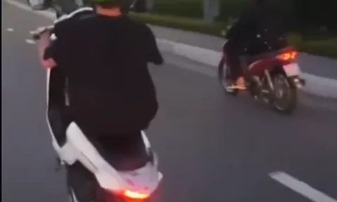 Clip người nước ngoài bốc đầu xe máy khiến ai nấy khiếp vía