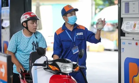 Toàn bộ 4 loại thuế đối với xăng được giảm về 0