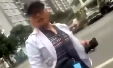 Hà Nội: Tài xế bị đánh khi đòi hỏi vé xe từ người tự nhận trông giữ, công an vào cuộc