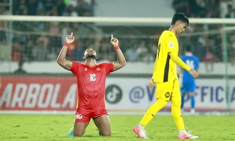 Nguyễn Xuân Son lập cú đúp, đội tuyển Việt Nam nhận thưởng nóng 1 tỷ đồng sau trận thắng Malaysia 3-1