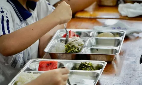 Hà Nội: Nhiều phụ huynh không biết trường con học mua thực phẩm từ đâu, sở Giáo dục ra văn bản "nóng"