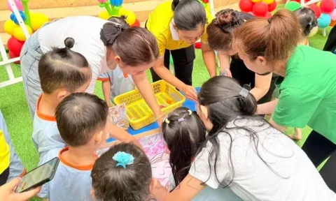 Bùng phát bệnh tay chân miệng, Virus EV71 tấn công hệ thần kinh trẻ, gây nguy hiểm thế nào?