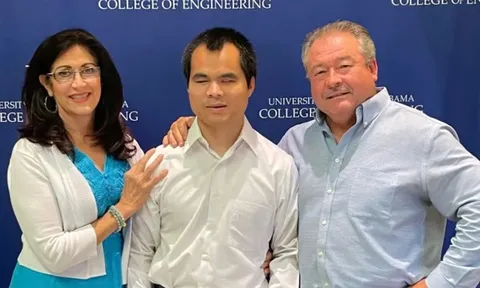 Từ đứa trẻ mù bị bỏ rơi, 3 lần ông nội ném xuống hố suýt chết  trở thành kỹ sư hàng không Airbus Mỹ