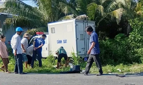 Nóng: Va chạm với xe chở phạm nhân, một phụ nữ chết tại chỗ