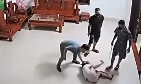 Phẫn nộ: Ba người đàn ông xông vào nhà hành hung một phụ nữ giữa đêm