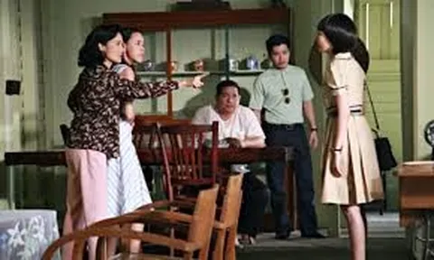 Cả nhà nổ ra cuộc bàn tán nặng nề vì chiếc phong bì 500 nghìn đồng của thông gia nghèo trong đám tang