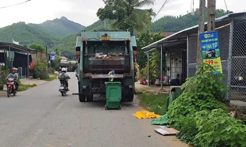 Một sinh linh bị bỏ rơi: Xác bé sơ sinh trong thùng rác gây xót xa, ai nhẫn tâm đến vậy?