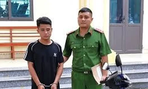 Bắt giữ đối tượng nghiện ma túy sử dụng xe mô tô đi trên các tuyến đường ép học sinh vào lề để cướp tài sản