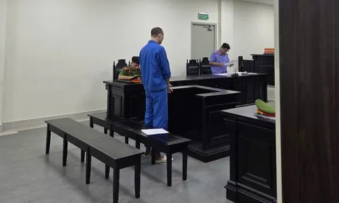 Ghen tuông mù quáng, chồng đâm vợ 11 nhát dao sau khi kiểm tra tin nhắn điện thoại