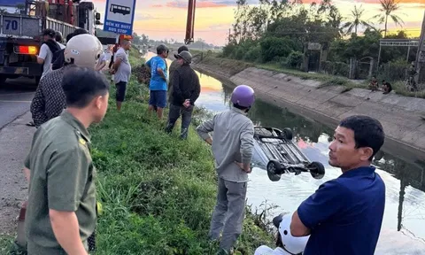 Làm rõ nguyên nhân vụ ô tô lật ngửa dưới mương nước khiến nam thanh niên 24 tuổi tử vong