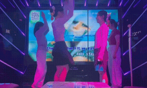 Trào lưu mới nổi đang "hot rần rần": Giới trẻ đổ xô đi hát karaoke xuyên đêm để làm gì?