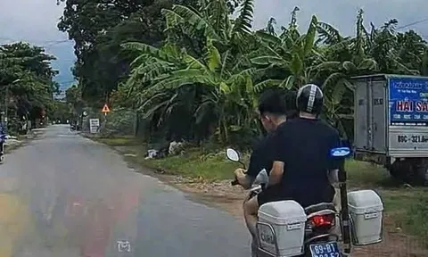Công an giao sửa xe đặc chủng, thanh niên tranh thủ "quẩy" ngoài đường và cái kết không ai ngờ
