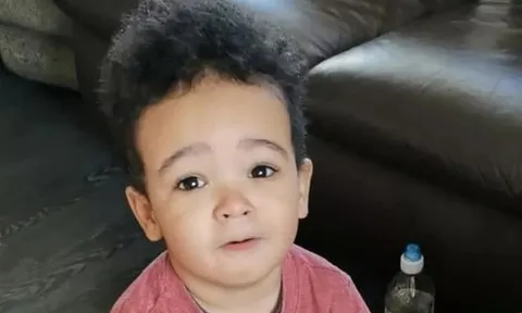 Sự thật đau lòng về cậu bé 3 tuổi mà không ai biết đến sự tồn tại, chỉ được phát hiện sau khi đã qua đời khiến dư luận bàng hoàng