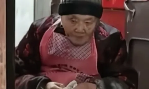 Cụ bà 102 tuổi suốt 50 năm chưa từng nhập viện: Mỗi ngày ngủ tới 15 tiếng, thích ăn một món thịt quen thuộc