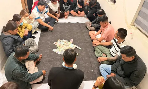 Công an đột kích nhà Hoàng Thị Hồng, lộ ra bí mật 'sát phạt' trong căn nhà kín cửa