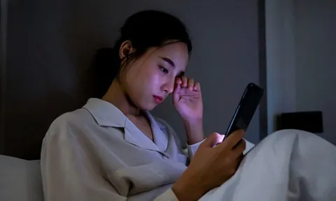 Ngày kỷ niệm 5 năm cưới, tôi nhận được một bó hoa không có tên người gửi, đến tối mới biết sự thật phía sau