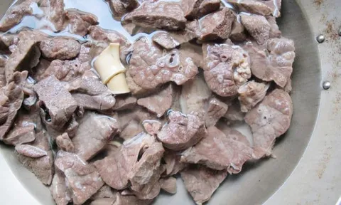 Ăn tưởng bổ nhưng lại là “ổ tích độc”? Bộ phận này của lợn đang khiến nhiều người giật mình