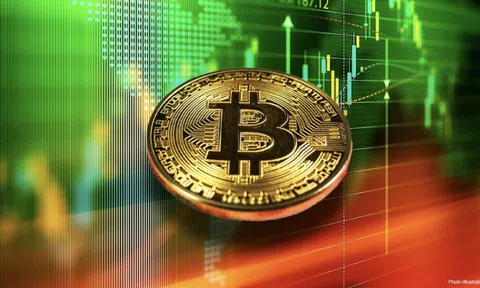 Bitcoin lập kỷ lục vượt ngưỡng 71.000 USD