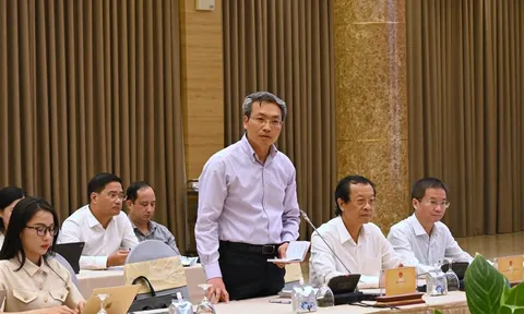 Đấu tranh quyết liệt với hoạt động buôn lậu, gian lận thương mại, hàng giả để xây dựng xã hội thật sự lành mạnh