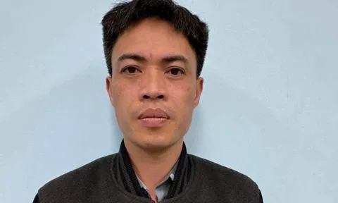 Nóng: Khởi tố vụ án, tạm giữ hình sự tài xế Lexus hành hung dã man nam shipper ở Hà Nội