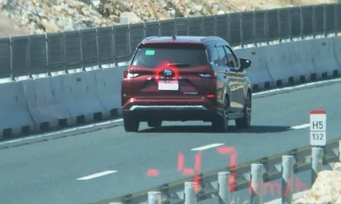 Năm 2025: Ô tô chạy dưới tốc độ tối thiểu trên cao tốc bị phạt bao nhiêu tiền?