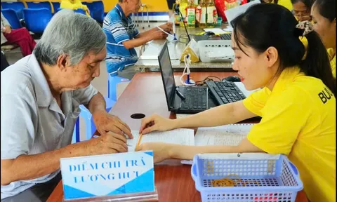 Làm hồ sơ đề nghị hưởng lương hưu của người tham gia bảo hiểm xã hội bắt buộc, cần đặc biệt lưu ý gì?