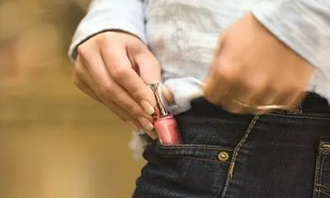 Giao con cho em dâu trông dịp hè với 10 triệu mỗi tháng, tôi không ngờ lại rước về một “nữ tặc trong nhà”