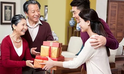 Về nhà bạn trai, tôi lao vào bếp từ sáng đến trưa – rồi chết sững vì lời chê ngoại hình từ mẹ anh