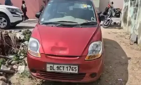 Uống rượu trong ô tô rồi ngủ quên, hai thanh niên tử vong