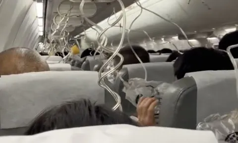 Clip: Khoảng khắc rơi tự do ở độ cao 11.000m của máy bay chở 191 hành khách từ Thượng Hải đến Tokyo