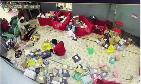 Clip dài hơn 1 phút gây phẫn nộ: Nam thanh niên xông vào kho, đạp đầu shipper, đấm đá dã man