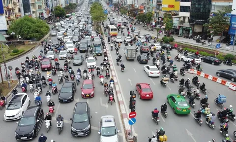 Hệ thống điện dân cư chưa đủ tải cho trạm sạc xe điện, Sở Xây dựng Hà Nội kiến nghị gì?