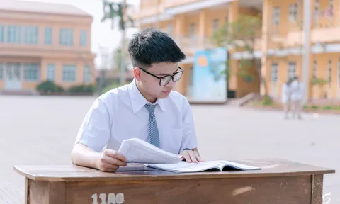 Trần Xuân Đam: Chàng thủ khoa nói không với học thêm và bí kíp tự học cùng học liệu điện tử