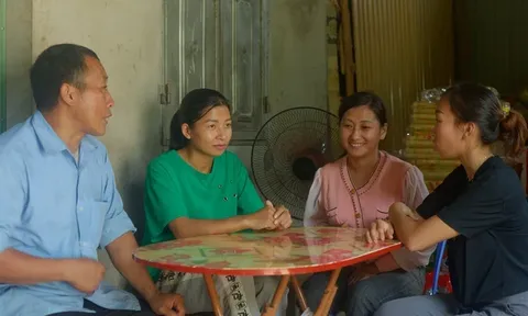 Từng sợ không sinh được con trai, tôi không ngờ bố chồng lại làm điều này cho ba cháu gái