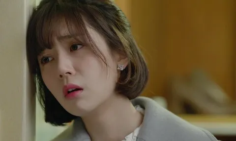 Yêu 1 năm chỉ được tặng 10 bông hồng, tôi vơ đem bỏ rồi đòi chia tay, đọc tin nhắn của bố đơn thân mà run lẩy bẩy