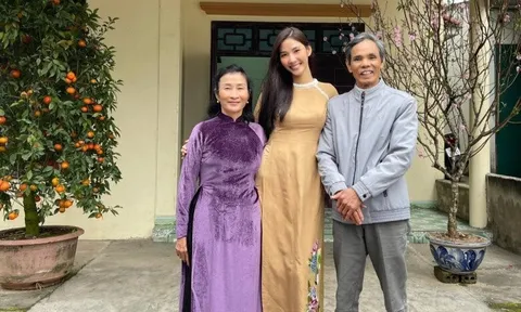 Cô gái quê Thanh Hóa nhà nghèo đi học chỉ có 2 cái quần, nay thành chân dài được cả nước biết đến