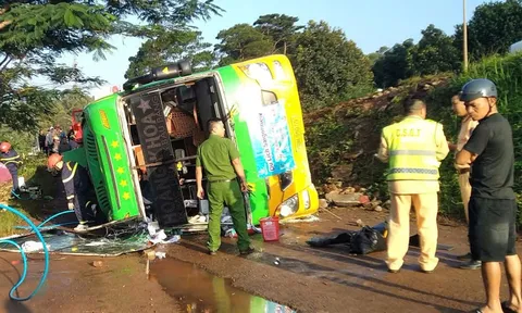 Hé lộ nguyên nhân xe khách chở 46 người lật nghiêng ở Đắk Lắk