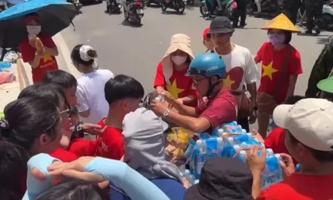 Ấm lòng những nghĩa cử chan chứa tình đồng bào trong dịp Quốc khánh 2/9