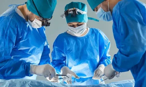 Món quà sinh nhật biến thành bi kịch: Bà mẹ trẻ Brazil tử vong sau ca nâng mông