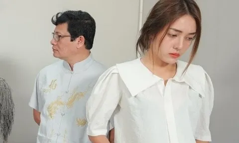 Ông nội chuyển 500 triệu làm quà mừng cháu trai chào đời, con dâu chỉ đáp 1 câu, ông lập tức rút lại tiền