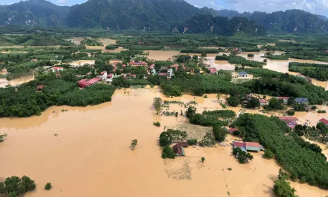 Toàn cảnh vùng lũ miền Bắc: Biển nước mênh mông bao phủ, quân đội khẩn cấp cứu dân